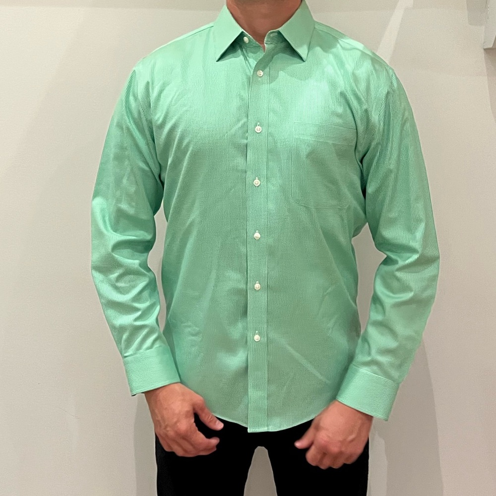 Nordstrom men’s trim fit dress shirt size 15.5/32-33